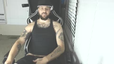 Snapshot of swoozy_ chatting on November 19, 2025, 1:38 am swoozy_ online show from November 19, 2025, 1:38 am