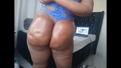 Snapshot of swtsdivas chatting on November 15, 2025, 8:11 am swtsdivas online show from November 15, 2025, 8:11 am