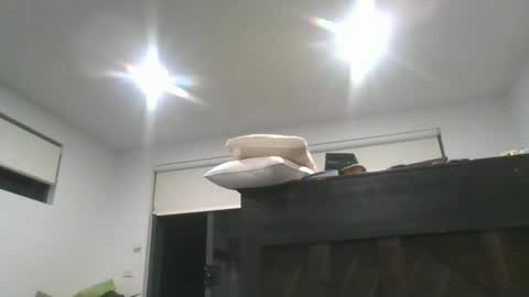 sxylegsturnmeon online show from March 11, 2025, 10:29 am