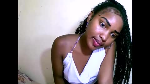 Snapshot of sylviasexy27 chatting on December 4, 2024, 11:52 am sylviasexy27 online show from December 4, 2024, 11:52 am