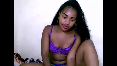 Snapshot of sylviasexy27 chatting on January 1, 2025, 5:33 am sylviasexy27 online show from January 1, 2025, 5:33 am