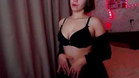 SyrenDixon online show from November 11, 2025, 5:24 pm