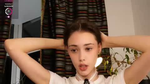 Snapshot of t_tragedienne chatting on October 27, 2025, 1:37 pm Heeey im Helena3 -- fav555100333 -- pvts only premium and after my public show 3 online show from October 27, 2025, 1:37 pm