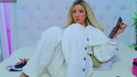 Snapshot of taahiraarabian chatting on January 21, 2025, 4:05 pm Arianna online show from January 21, 2025, 4:05 pm