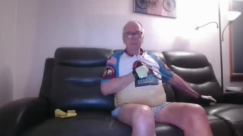Snapshot of tacrunner66_ chatting on February 10, 2025, 2:37 pm tacrunner66_ online show from February 10, 2025, 2:37 pm