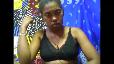 Snapshot of tahiriniah chatting on November 4, 2025, 6:56 am tahiriniah online show from November 4, 2025, 6:56 am