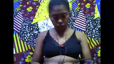 Snapshot of tahiriniah chatting on November 10, 2025, 2:54 am tahiriniah online show from November 10, 2025, 2:54 am