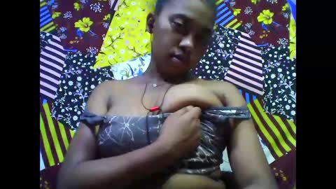 Snapshot of tahiriniah chatting on November 23, 2025, 5:57 pm tahiriniah online show from November 23, 2025, 5:57 pm