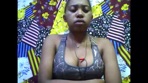 Snapshot of tahiriniah chatting on November 29, 2025, 5:05 pm tahiriniah online show from November 29, 2025, 5:05 pm