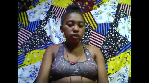 Snapshot of tahiriniah chatting on December 13, 2025, 7:53 pm tahiriniah online show from December 13, 2025, 7:53 pm