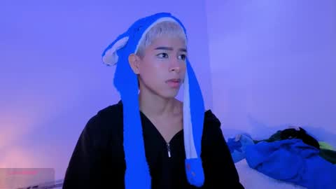 taichi online show from September 25, 2025, 6:22 pm