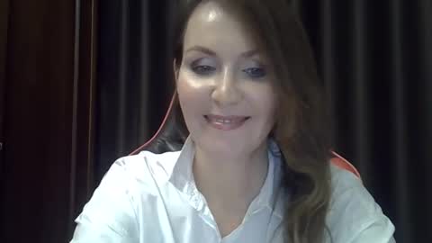 taisialucky77 online show from October 15, 2025, 3:56 pm