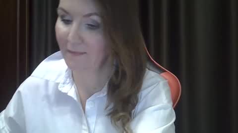 taisialucky77 online show from December 4, 2025, 4:59 pm