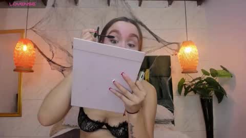 Taissa online show from November 1, 2025, 4:31 pm