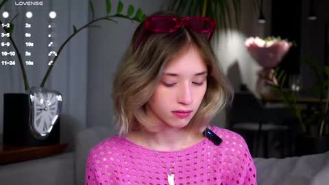 Mia online show from January 12, 2025, 1:42 am