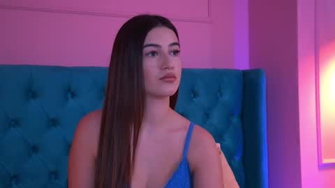 taliamorenne online show from October 26, 2025, 3:29 pm