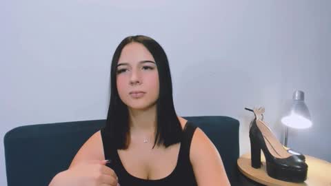 Snapshot of taliasensitive chatting on December 15, 2025, 7:18 pm taliasensitive online show from December 15, 2025, 7:18 pm