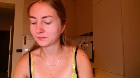  Kira  online show from November 5, 2025, 5:51 am