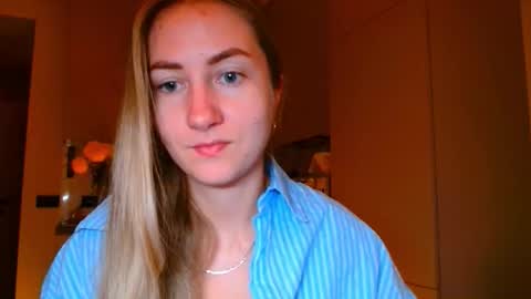  Kira  online show from November 13, 2025, 6:12 am