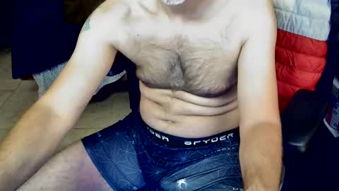 Snapshot of talltannhandsome chatting on October 3, 2025, 12:13 pm talltannhandsome online show from October 3, 2025, 12:13 pm