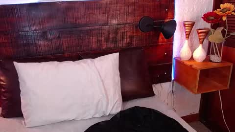 Snapshot of tamara_sanz1 chatting on January 8, 2025, 9:55 pm online show from January 8, 2025, 9:55 pm