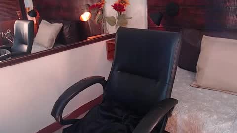 Snapshot of tamara_sanz1 chatting on February 1, 2025, 6:19 pm online show from February 1, 2025, 6:19 pm