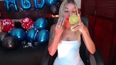 Snapshot of tamara_sanz1 chatting on February 23, 2025, 5:07 pm online show from February 23, 2025, 5:07 pm