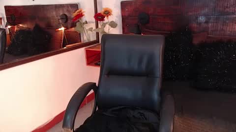 Snapshot of tamara_sanz1 chatting on March 11, 2025, 9:37 pm online show from March 11, 2025, 9:37 pm