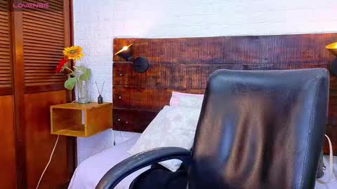 Snapshot of tamara_sanz1 chatting on October 25, 2025, 10:12 am online show from October 25, 2025, 10:12 am