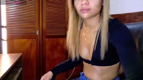 Snapshot of tamara_sanz1 chatting on October 28, 2025, 9:57 am online show from October 28, 2025, 9:57 am