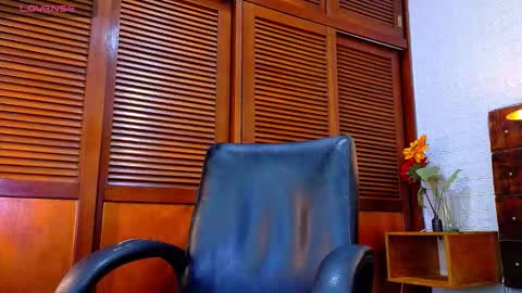 Snapshot of tamara_sanz1 chatting on October 29, 2025, 10:06 am online show from October 29, 2025, 10:06 am