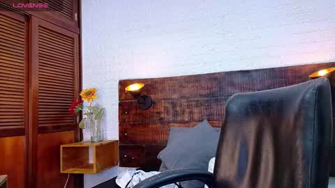 Snapshot of tamara_sanz1 chatting on November 6, 2025, 10:49 am online show from November 6, 2025, 10:49 am