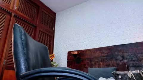 Snapshot of tamara_sanz1 chatting on November 18, 2025, 10:52 am online show from November 18, 2025, 10:52 am