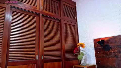 Snapshot of tamara_sanz1 chatting on November 24, 2025, 12:43 am online show from November 24, 2025, 12:43 am