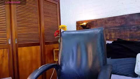 Snapshot of tamara_sanz1 chatting on November 26, 2025, 10:27 am online show from November 26, 2025, 10:27 am