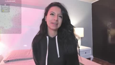 Tamy  online show from December 5, 2025, 12:58 pm