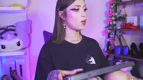 Cami 3 online show from January 24, 2025, 12:52 pm