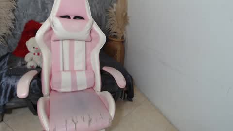 tammycooperr online show from February 2, 2025, 6:15 am