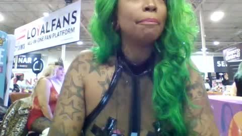 Snapshot of tammygold chatting on December 7, 2024, 10:28 pm Tammygold online show from December 7, 2024, 10:28 pm