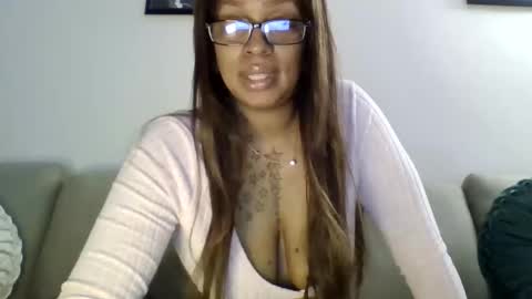 Snapshot of tammygold chatting on January 11, 2025, 1:01 pm Tammygold online show from January 11, 2025, 1:01 pm