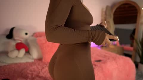 Tamy online show from November 29, 2025, 1:41 am