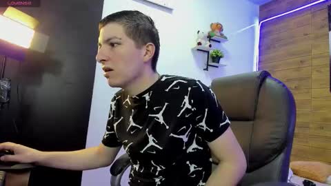 Snapshot of taner_king chatting on November 23, 2025, 3:28 am TANER online show from November 23, 2025, 3:28 am