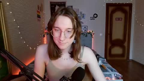 Snapshot of tangerine4dreams chatting on February 22, 2025, 9:34 am Milena Kuprianova online show from February 22, 2025, 9:34 am