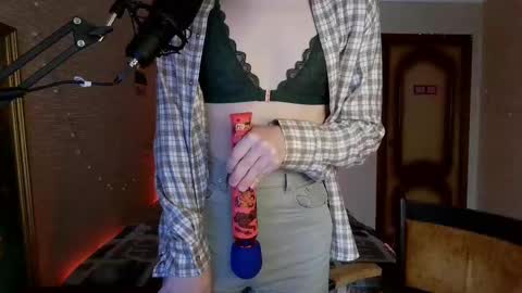 Snapshot of tangerine4dreams chatting on February 27, 2025, 8:06 am Milena Kuprianova online show from February 27, 2025, 8:06 am