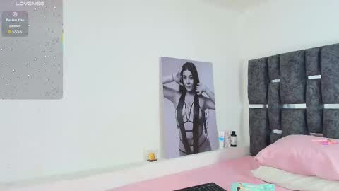 Snapshot of taniamilan chatting on November 21, 2025, 12:04 pm Tania online show from November 21, 2025, 12:04 pm