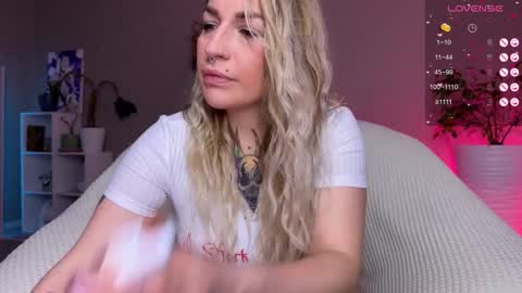 Snapshot of tanya_acid chatting on November 16, 2025, 2:50 am Tanya acid online show from November 16, 2025, 2:50 am