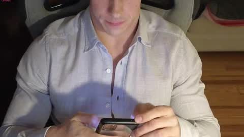 Carlenjoyswithoil online show from December 28, 2024, 7:01 pm