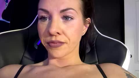 tastemecaroline online show from December 17, 2025, 2:06 am