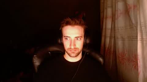 Snapshot of tastemyboner chatting on December 19, 2024, 2:01 am tastemyboner online show from December 19, 2024, 2:01 am