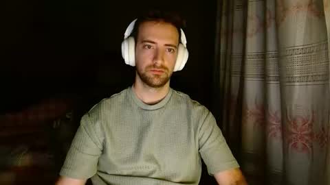 Snapshot of tastemyboner chatting on October 1, 2025, 1:11 am tastemyboner online show from October 1, 2025, 1:11 am